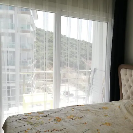 Plaja Ve Merkeze Aracla 8 Dakika 1+1 شقة *