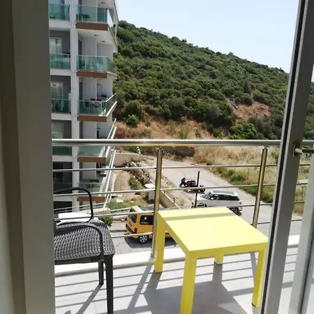 Plaja Ve Merkeze Aracla 8 Dakika 1+1 *
